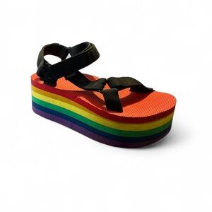 Teva All Gender Flatform Universal Rainbow Pride sz 6